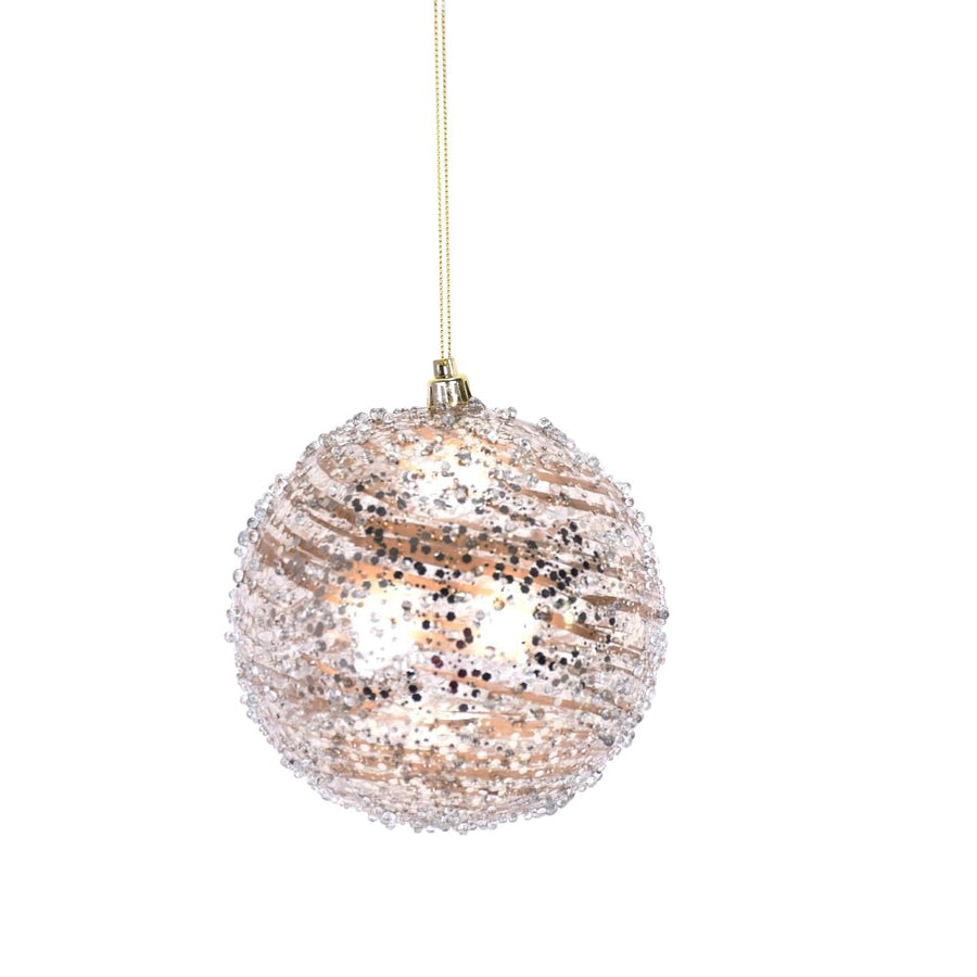 Boule en cristal à tourbillon scintillant — produit sur fond blanc pur