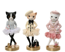 Figurine chat élégante debout – Multicolore