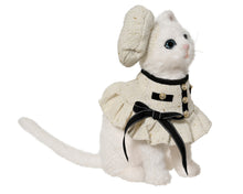 Chat décoratif de Noël en fausse fourrure – Blanc