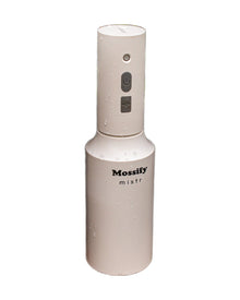 Brumisateur automatique rechargeable Mossify mistr™ — photo sur fond blanc