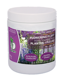Engrais soluble 15-30-15 Nutrite pour floraison — photo sur fond blanc