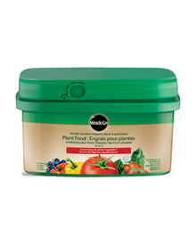 Engrais Hydrosoluble Tomates, Fruits et Légumes Miracle-Gro® 18-18-219 — photo sur fond blanc
