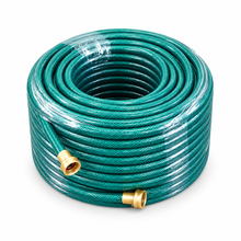 Tuyau d’arrosage souple – 1/2 po × 25 pi sur fond blanc
