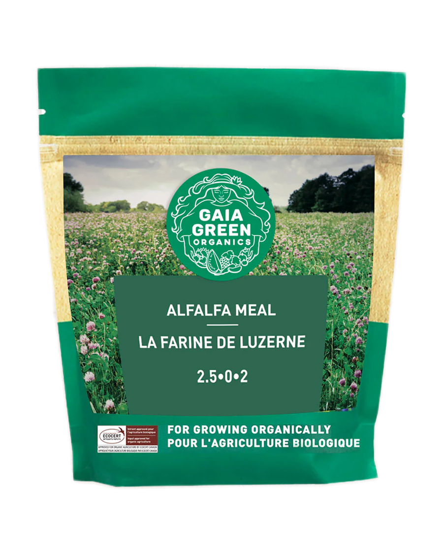 Gaia Green Farine de luzerne 2.5-0-2 — photo sur fond blanc