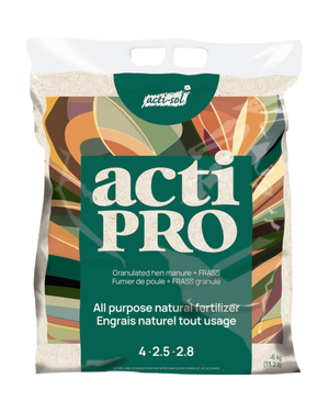 Engrais naturel ACTIPRO à base de fumier de poule et de frass d’insectes, avec analyse garantie 4-2.5-2.8 pour soutenir la fertilité du sol et la croissance des cultures.