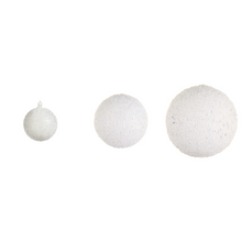 Boule de Noël blanche givrée — toutes les variantes sur fond blanc