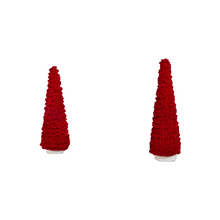Sapin de Noël décoratif en velours rouge — toutes les variantes sur fond blanc