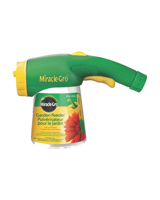 Pulvérisateur pour le Jardin Miracle-Gro® 24-8-16 — photo sur fond blanc