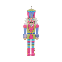 Ornement casse-noisette Candy Shop – 6 po — Vert — vue individuelle sur fond blanc
