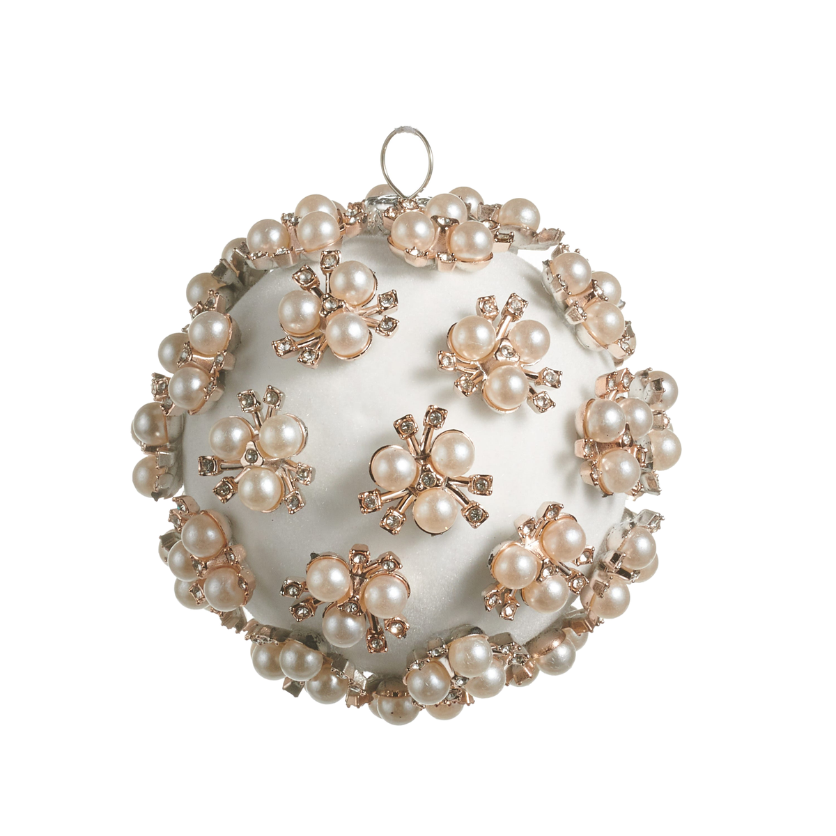 Boule de Noël ornée de perles — Ivoire — Ornée de perles — 3,5 po — vue individuelle sur fond blanc