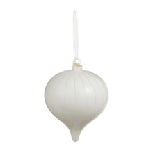 Ornement de Noël blanc à rayures – 6 po — Goutte courte — vue individuelle sur fond blanc