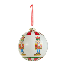 Boule de Noël casse-noisette Big Top – 5 po — Rouge — vue individuelle sur fond blanc