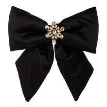 Boucle pour bouteille en satin – 11 po — Noir — vue individuelle sur fond blanc