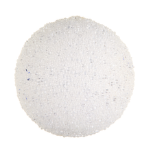 Boule de Noël blanche givrée — 8 po — vue individuelle sur fond blanc