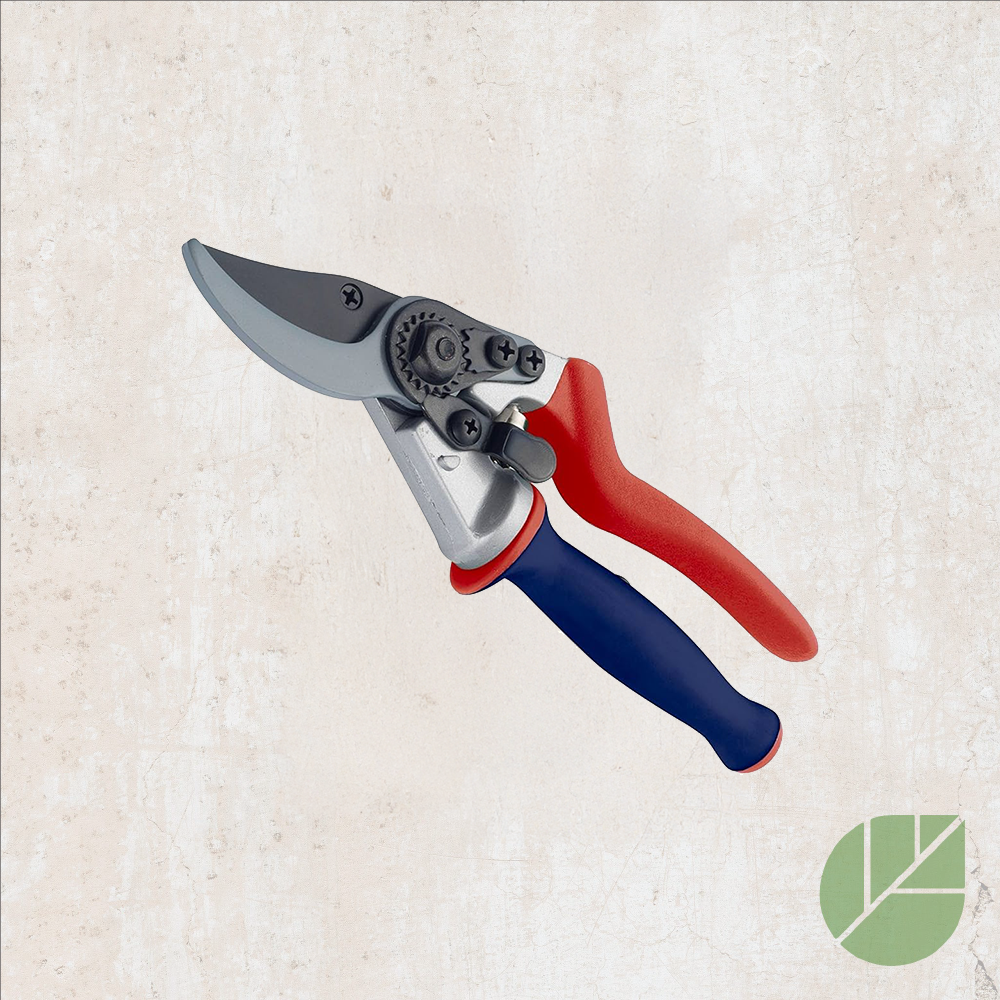 Bypass pruning shears with rotating handle