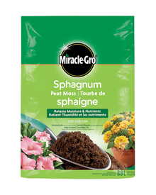 Tourbe de sphaigne Miracle-Gro — photo sur fond blanc