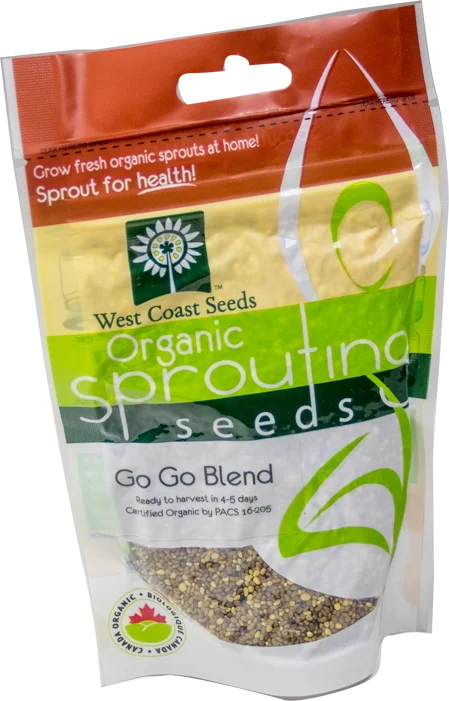 Sachet West Coast Seeds à partie supérieure rouge, avec une étiquette vert jaune portant le nom anglais Go Go Blend. La fenêtre transparente laisse voir de petites graines brunes et jaunes mélangées. Le bas blanc de l'emballage présente le logo biologique canadien et les indications de germination. Le délai de 4 à 5 jours est visible sur le devant.