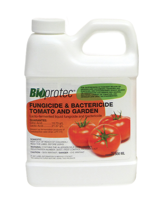 Fongicide et bactéricide concentré tomate et jardin Bioprotec — photo sur fond blanc