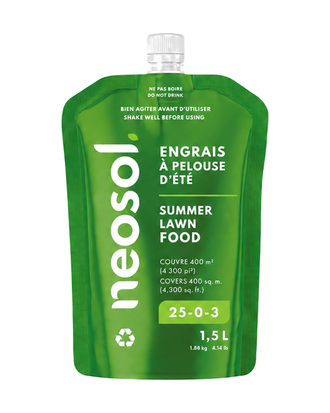 Engrais à pelouse liquide Neosol Été 1.5L 25-0-3 — photo sur fond blanc