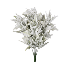 Buisson de cèdre enneigé givré 19"