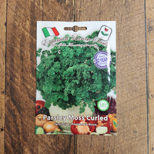 Curly parsley 'Moss Green'