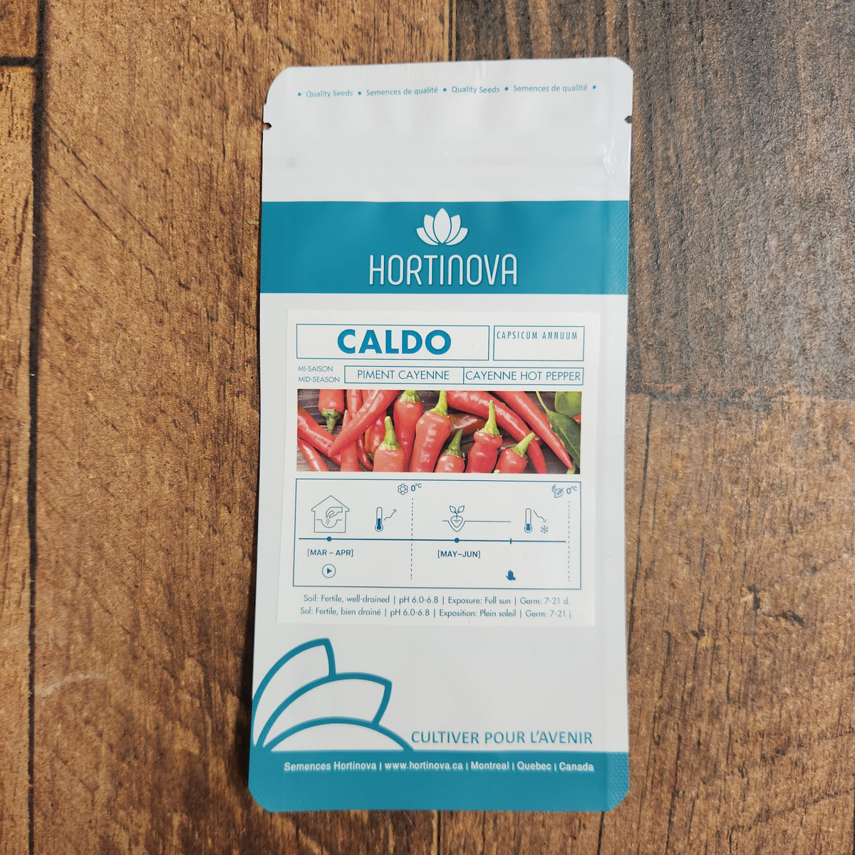 Semences Hortinova de Piment fort 'Caldo', produit destiné au potager et présenté pour identifier clairement le cultivar avant le semis. Vue 2 de l'emballage ou du produit, à utiliser comme repère visuel avec les conseils de culture, l'exposition, l'arrosage et la récolte indiqués dans la fiche française de Pépinière.ca. Pour Piment fort 'Caldo', des observations régulières permettent d'ajuster les soins aux conditions réelles du jardin.