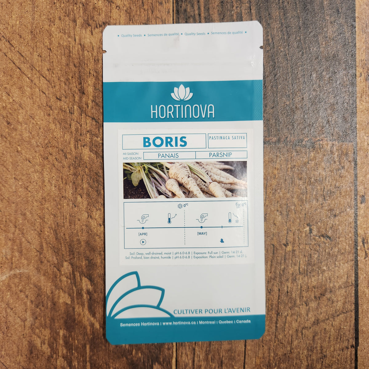 Semences Hortinova de Panais 'Boris', produit destiné au potager et présenté pour identifier clairement le cultivar avant le semis. Vue 2 de l'emballage ou du produit, à utiliser comme repère visuel avec les conseils de culture, l'exposition, l'arrosage et la récolte indiqués dans la fiche française de Pépinière.ca. Pour Panais 'Boris', des observations régulières permettent d'ajuster les soins aux conditions réelles du jardin.