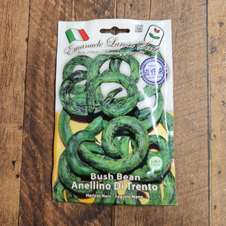 Image de Haricot nain ‘Anellino Di Trento’ ( Phaseolus vulgaris ). Haricot nain ‘Anellino Di Trento’ est une variété destinée au potager et convient aux jardiniers qui souhaitent suivre une culture clairement identifiée du semis à la récolte. Son nom botanique est Phaseolus vulgaris. Le sachet permet de planifier les semis selon la saison, l’espace disponible et les conditions propres au jardin.