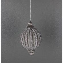 Ornement goutte bijou en velours