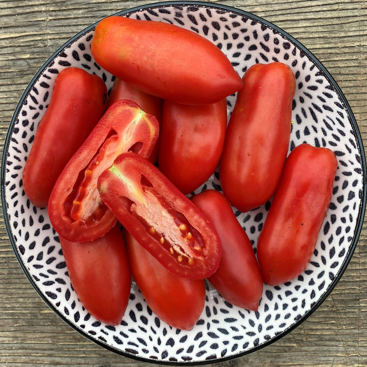 Organic Italian 'Ten Fingers of Naples' Tomato