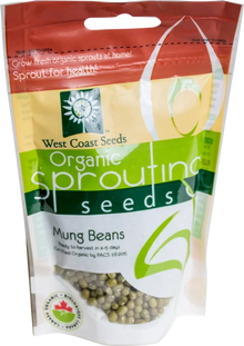 Sachet West Coast Seeds à partie supérieure rouge, avec une étiquette vert jaune portant le nom anglais Mung Beans. La fenêtre transparente laisse voir des graines arrondies vertes. Le bas blanc de l'emballage présente le logo biologique canadien et les indications de germination. Le délai de 4 à 5 jours est visible sur le devant.